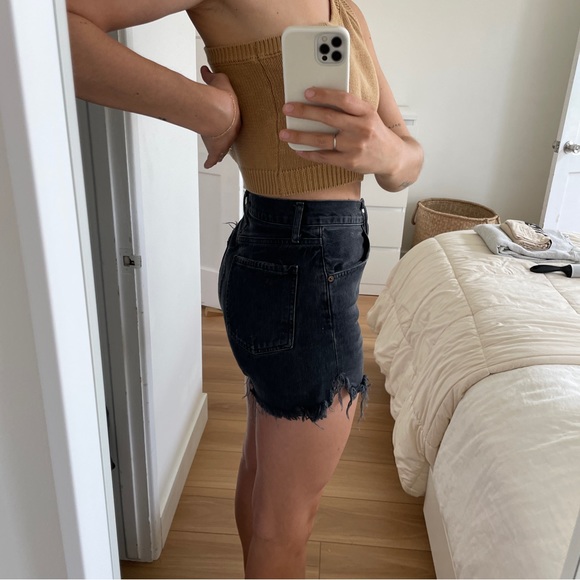 AGOLDE Dee High Waisted Shorts in "Exhibit" - Picture 3 of 11